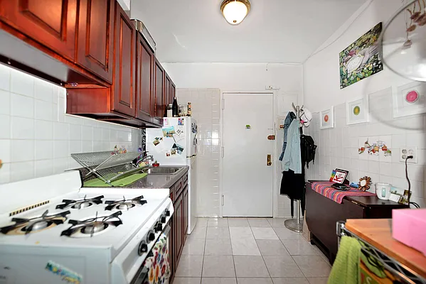 Rented by J Misrahi Realty Corp | media 7