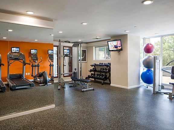5th image of 500 N Roosevelt Blvd APT 16