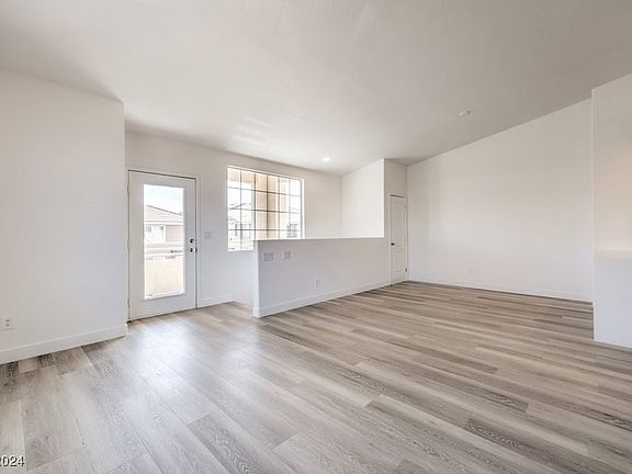 3rd image of 9901 Trailwood Dr APT 2077