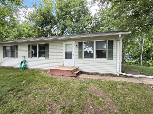 8694-8696 N Stoney Lake Rd #8694