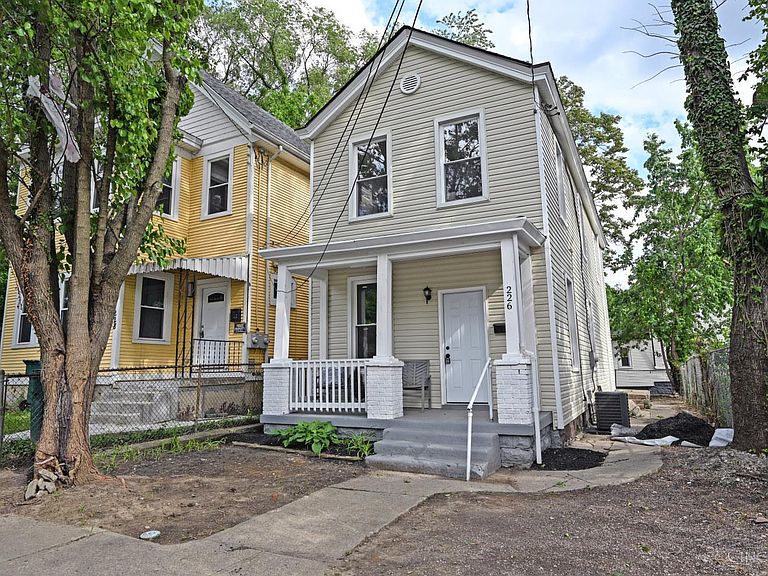 Listing photo 2