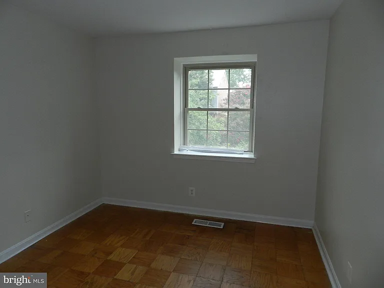 5956 Westchester Park Dr — Photo 15