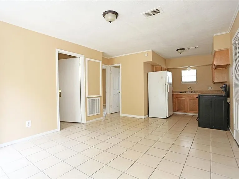2460 W Shane St #1 — Photo 3