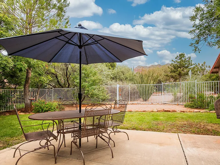 55 Quartz Dr — Photo 24