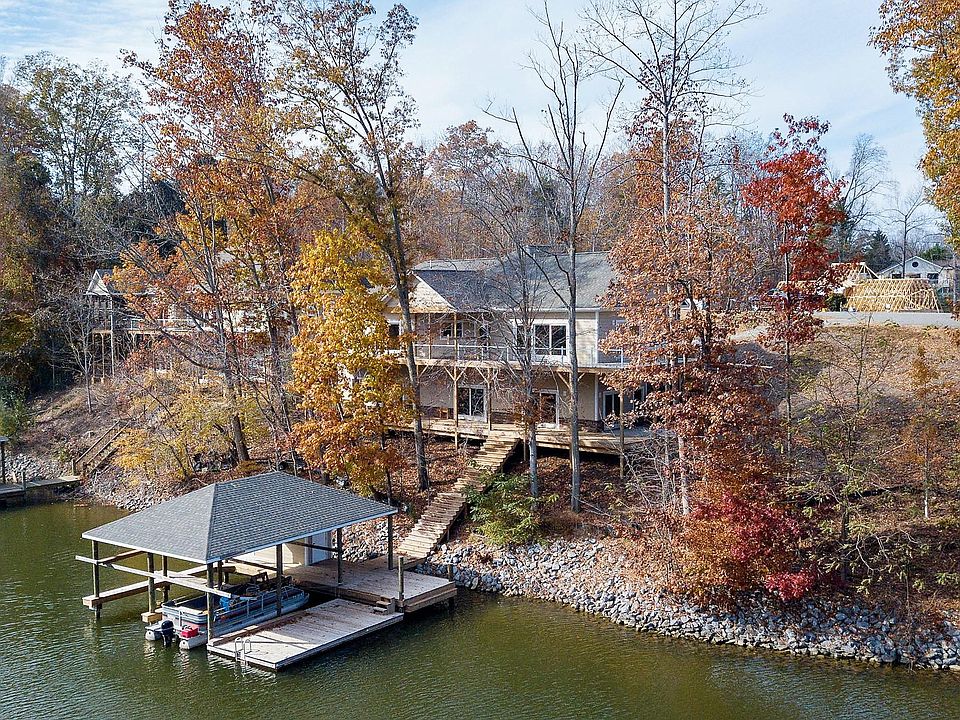 1st image of 138 Windward Pointe Dr