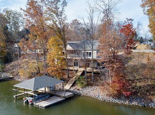 138 Windward Pointe Dr, Moneta, VA 24121