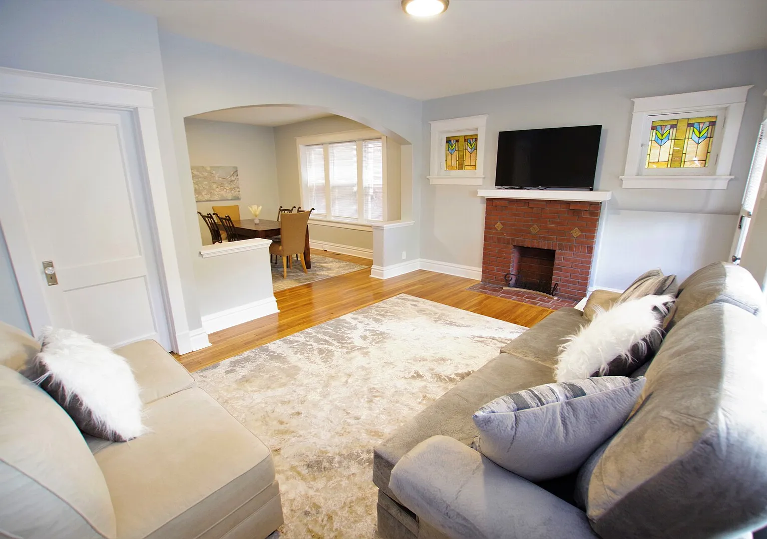 1F Furnished 2 bed 1 bath unit with all utilities & fiber internet — Photo 1