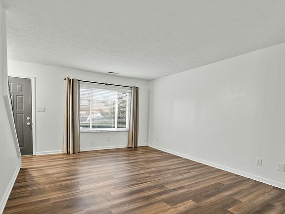 4th image of 3500 Warwick Dr APT 3