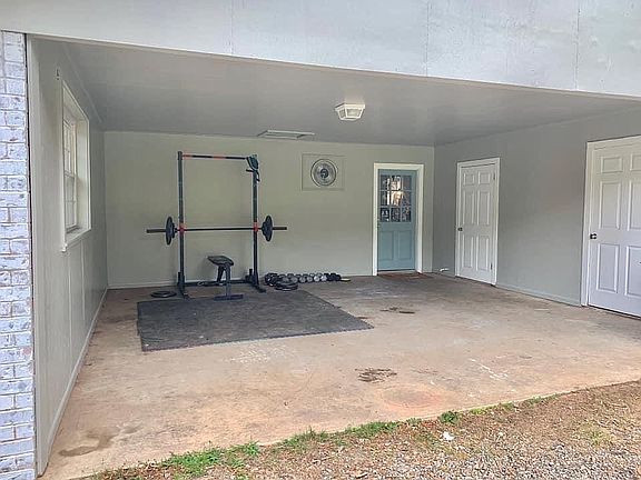 3rd image of 415 W Palmetto Ave