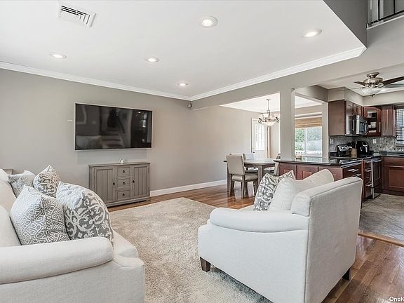 5th image of 19 Fleetwood Ave