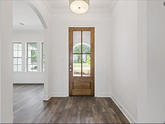 3rd image of 3901 Waterbury Ave