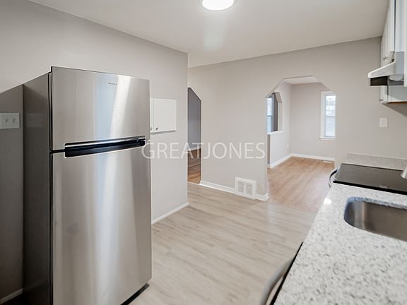 5th image of 207 Averill Ave