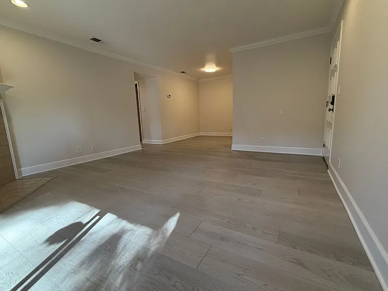 1665 Braddock Ct — Photo 4