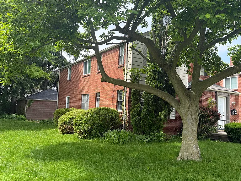 3127 Meadowbrook Ct #2 — Photo 25