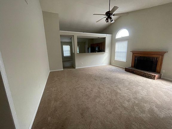 5th image of 3100 Edmonton Pl