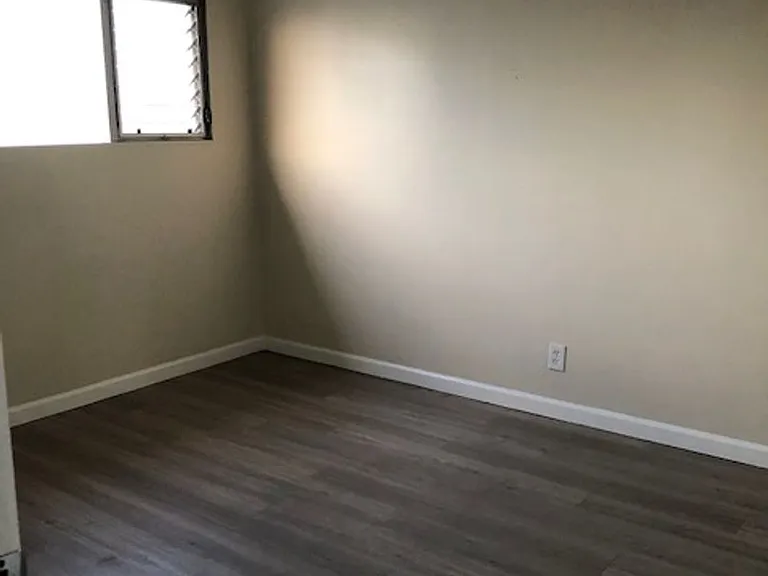 1834 Pine Ave — Photo 18