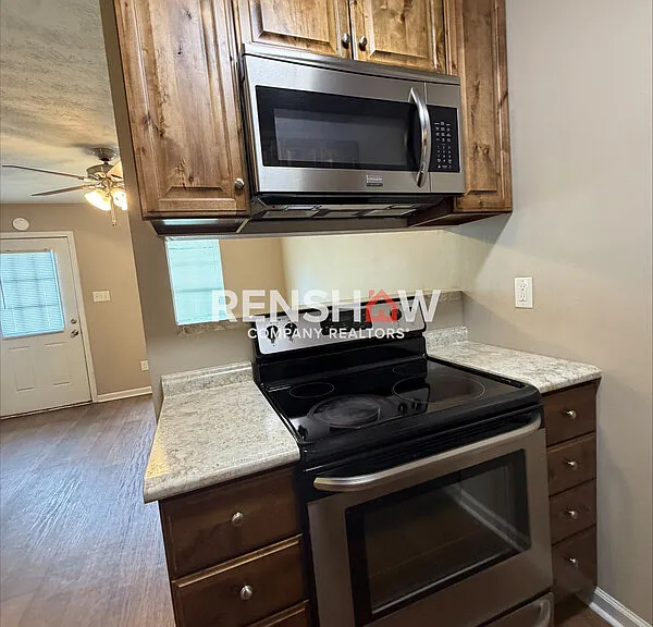 143 W Deaderick St #E — Photo 5