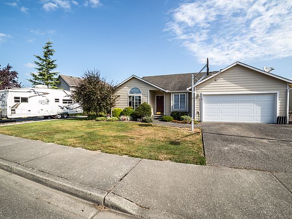 3rd image of 916 Summer Meadows Ct