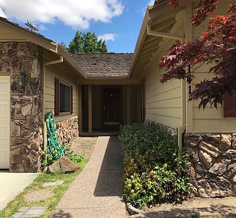 2nd image of 1141 W Knickerbocker Dr