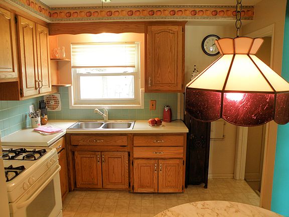 5th image of 29384 Sherry Ave