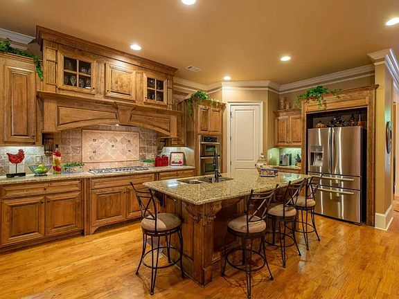 2nd image of 9096 Tuckerbrook Ln