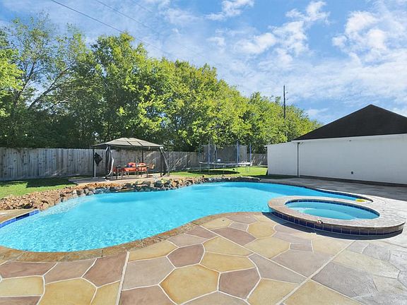 2nd image of 5822 Mitre Peak Ln