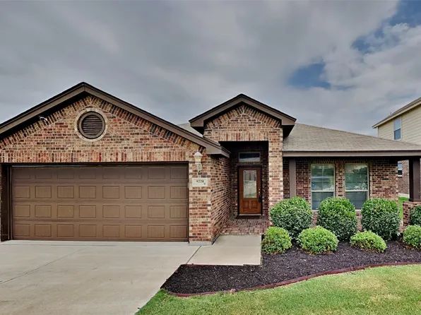 9220 Hunters Ct, White Settlement, TX 76108