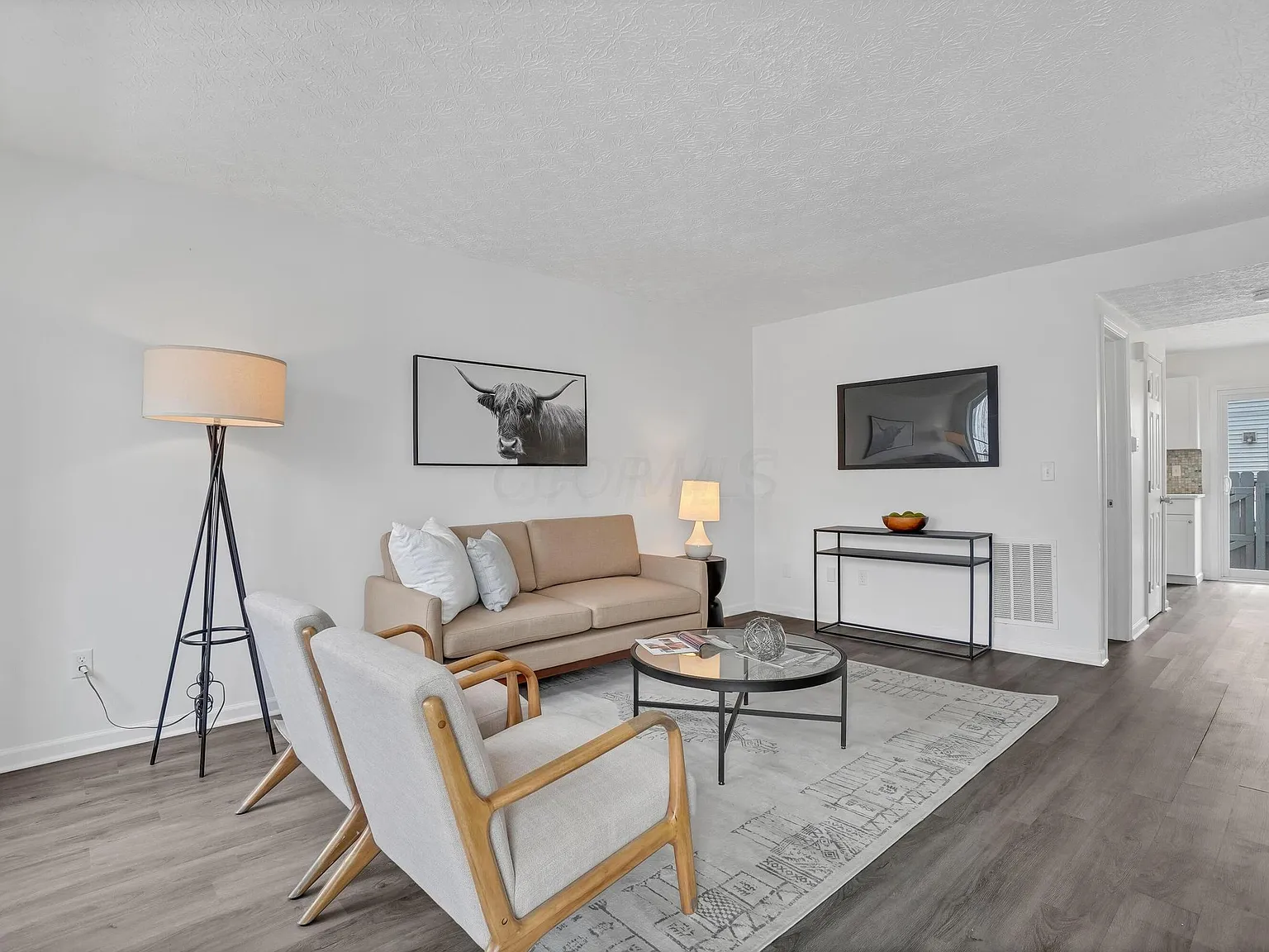 2 bed, 1.5 bath, 1030 sqft, $1,700 — Photo 3