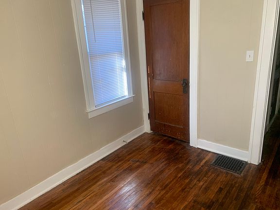 4th image of 24 W End Ave