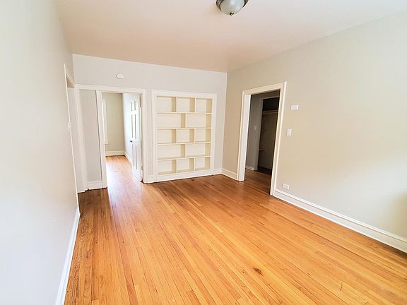 3rd image of 2053 W Jarvis Ave #2A