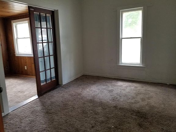 5th image of 716 N Davis St