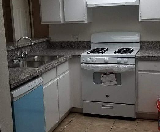 3rd image of 10523 Floralita Ave APT 203B