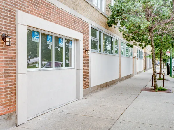 6125 N Clark St #206, Chicago, IL 60660