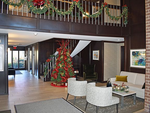 3rd image of 5 Oak Brook Club Dr APT P6n