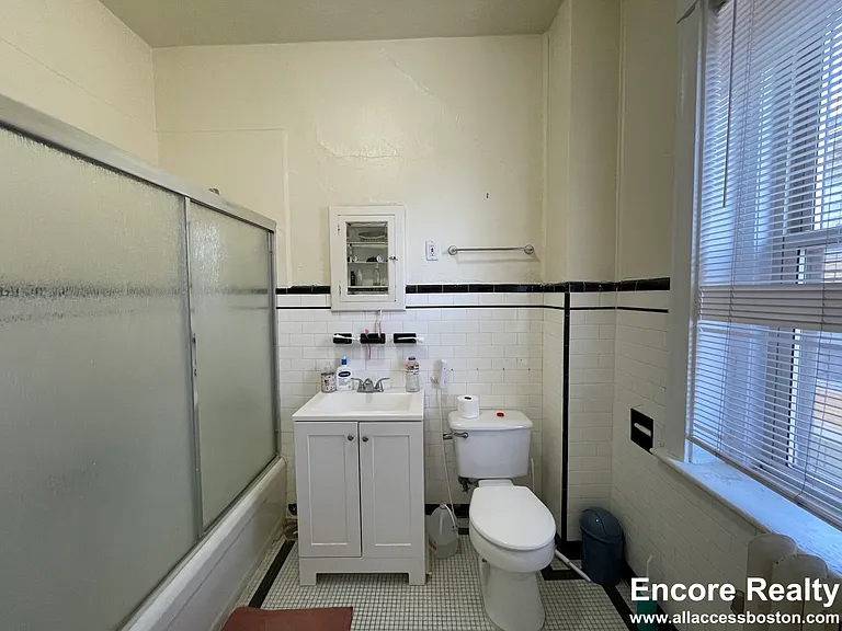 11 Park St #6 — Photo 14