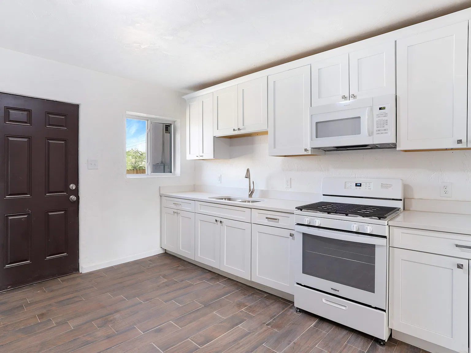 621 S Melendres St — Photo 3