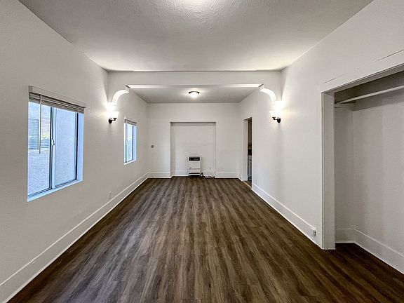 2nd image of 3956-3960 W 27th St #3958