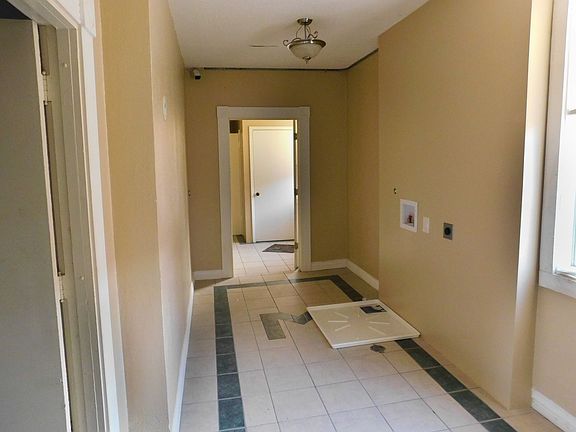2nd image of 1019 12th St #B
