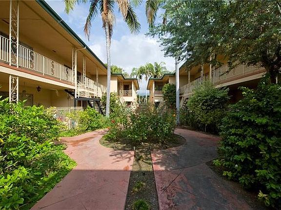 4th image of 1124 W Huntington Dr
