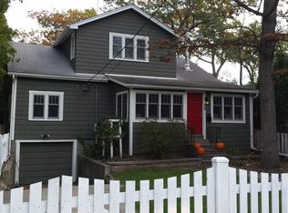 453 Saint Johns Ave, Highland Park, IL 60035