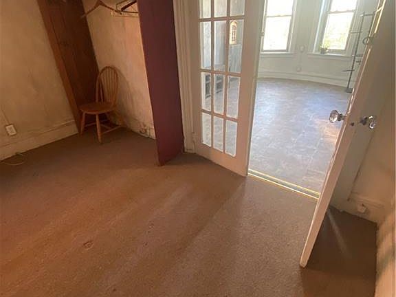 4th image of 1749 Melville St APT 2A