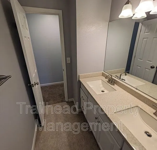 307 NE Timbercreek Dr — Photo 18