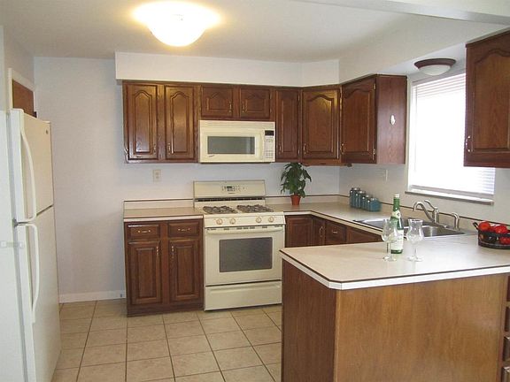 5th image of 2690 Mountville Dr