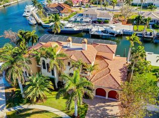 867 Chestnut Ct, Marco Island, FL 34145