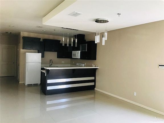 4th image of 3005 S K Center St APT 2