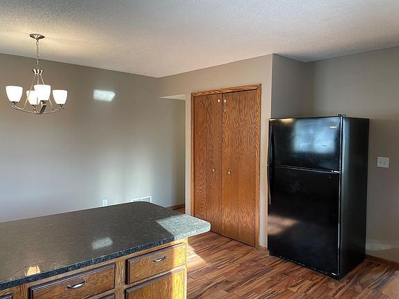 4th image of 8470 144th St W