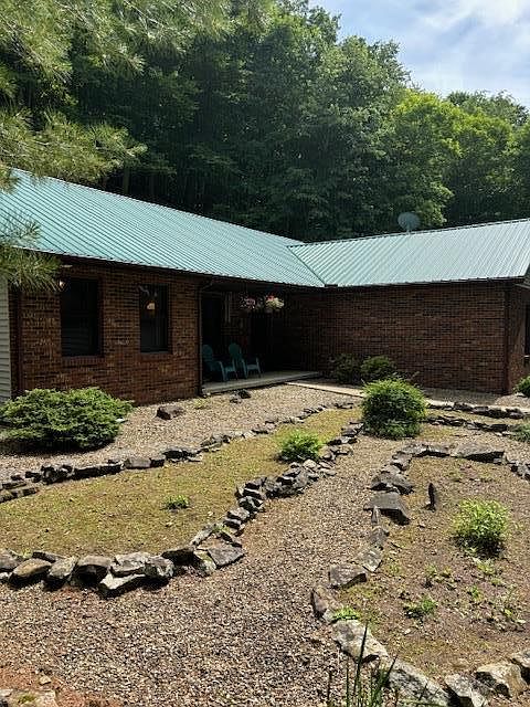 1st image of 1469 Shady Brook Ln