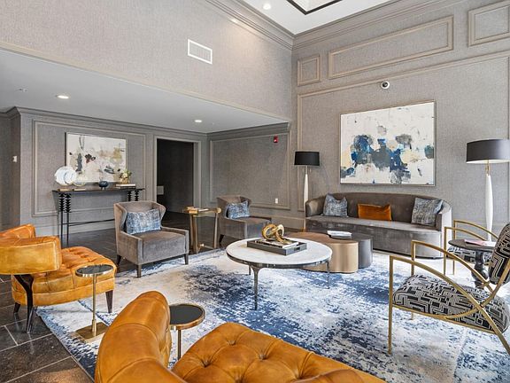 3rd image of 657 Walnut St #303