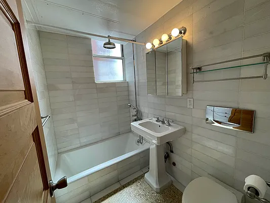 Rented by REAL New York | media 30