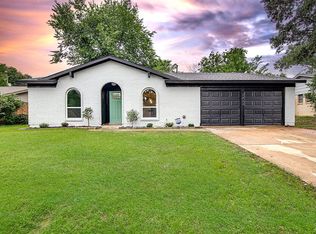 7424 Van Natta Ln, Fort Worth, TX 76112